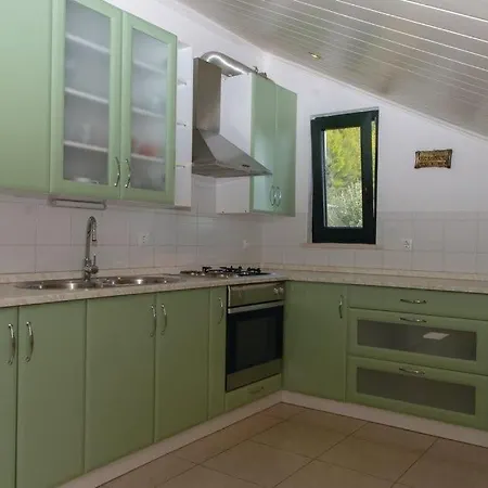 Appartement Mario With Pool By Guide Potirna