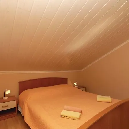 Apartman Mario With Pool By Guide