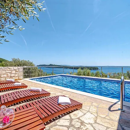شقة Mario With Pool By Guide Blato (Korcula)